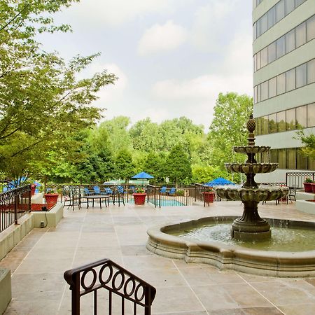 Hotel Hilton Charlotte Executive Park Extérieur photo