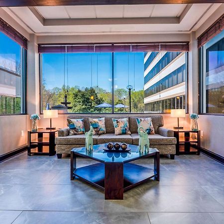 Hotel Hilton Charlotte Executive Park Extérieur photo