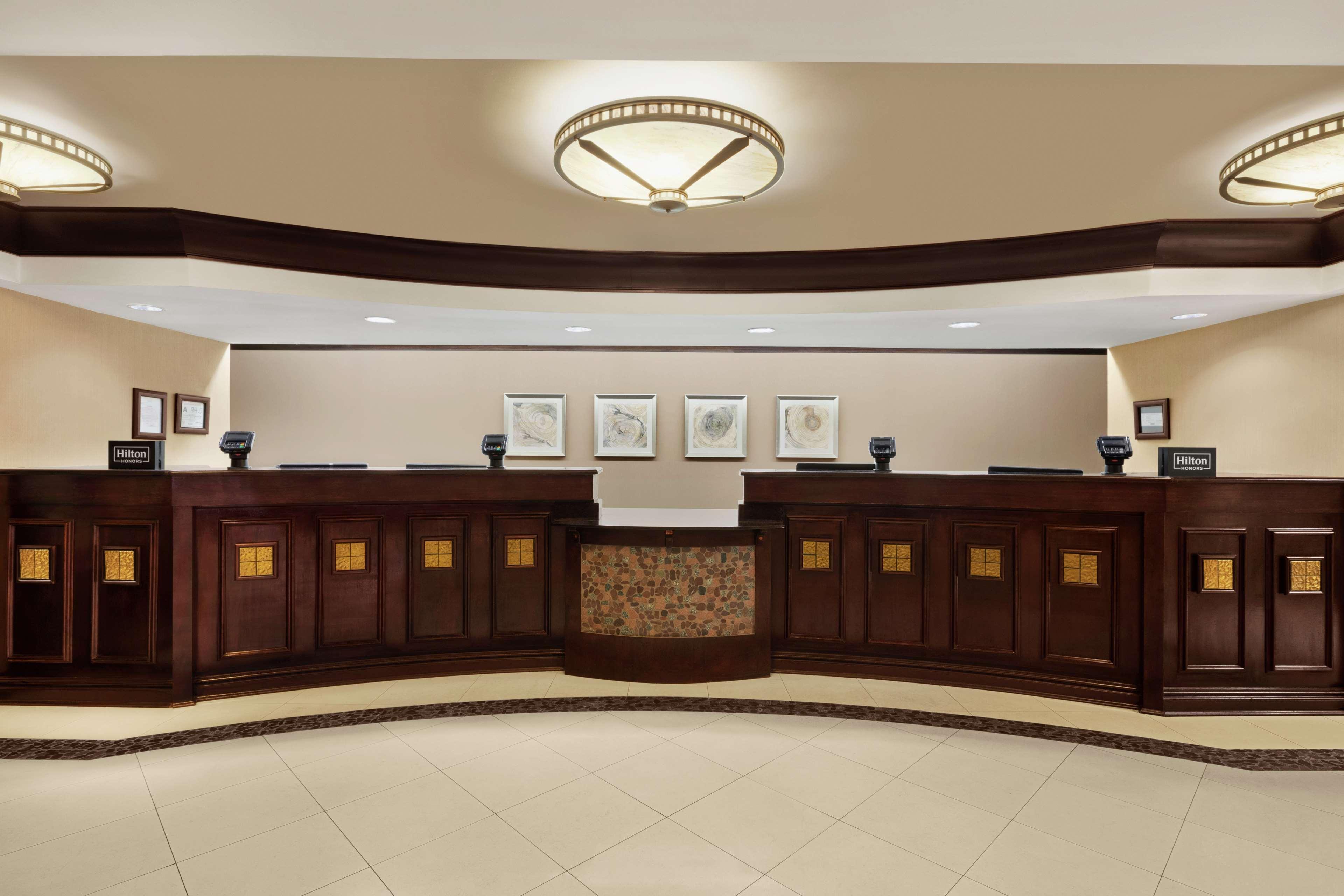 Hotel Hilton Charlotte Executive Park Extérieur photo