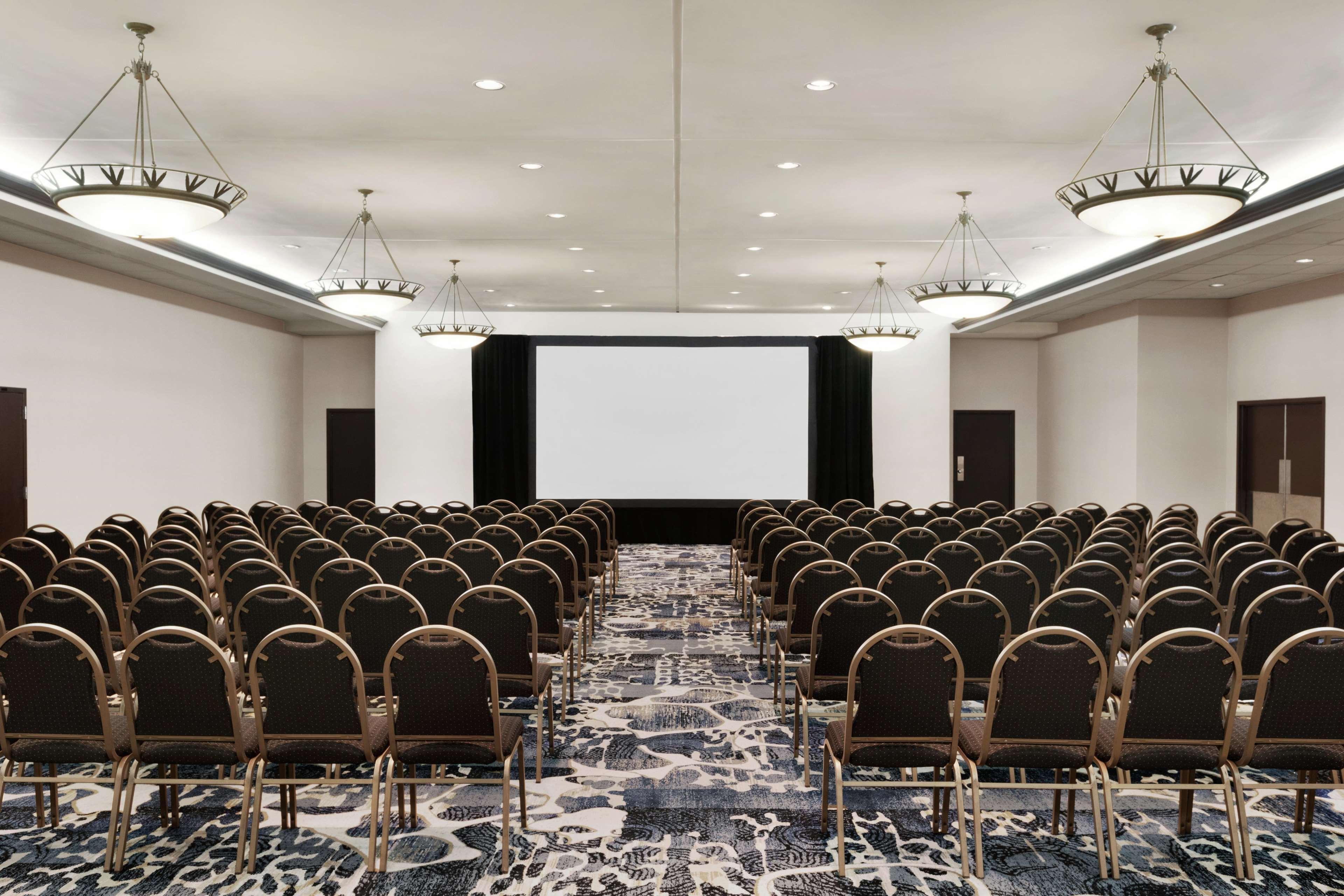 Hotel Hilton Charlotte Executive Park Extérieur photo