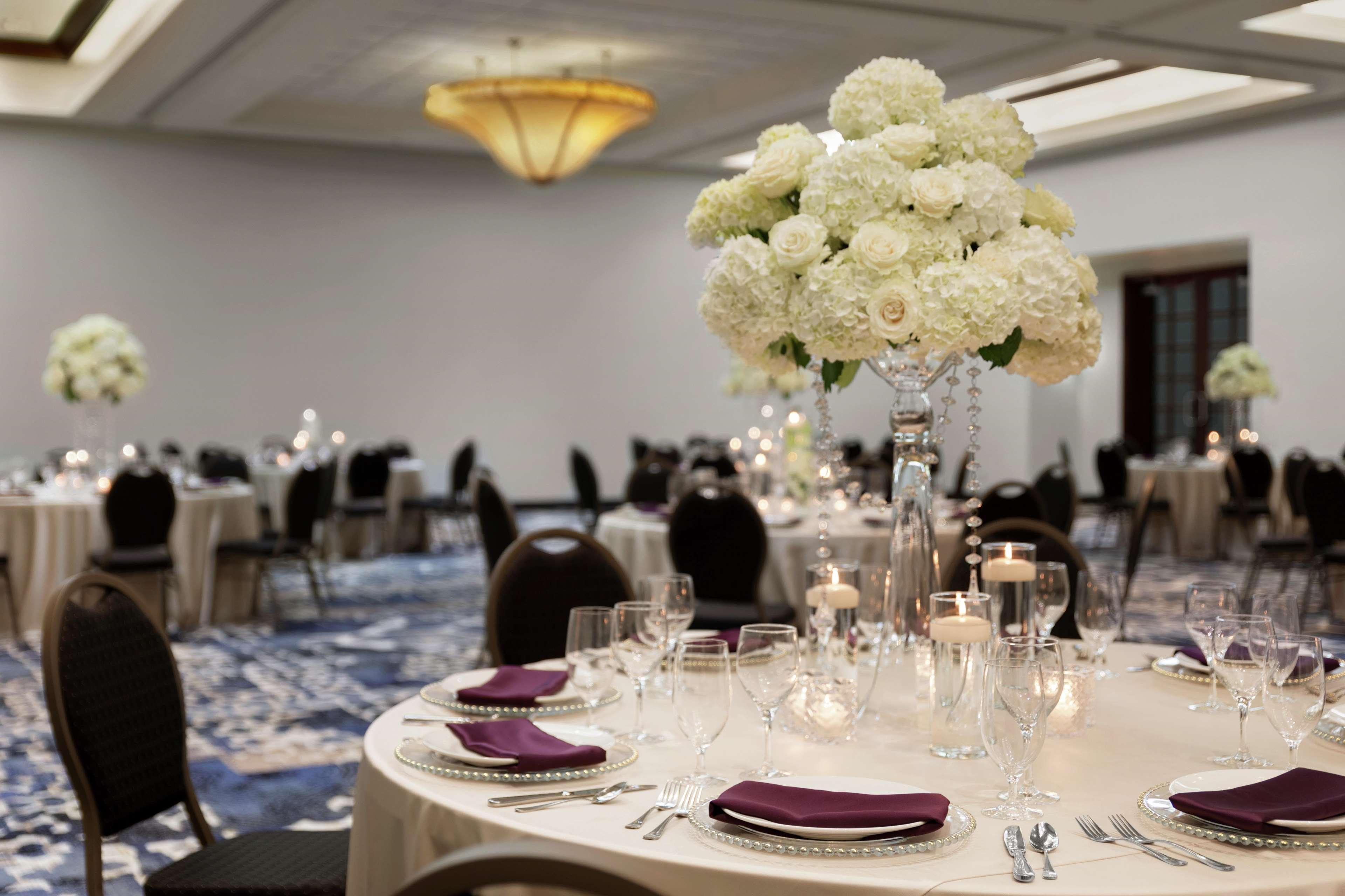 Hotel Hilton Charlotte Executive Park Extérieur photo