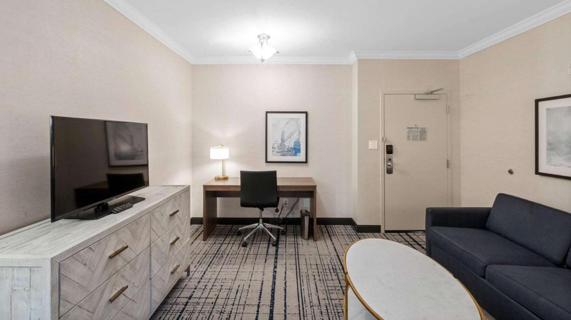 Hotel Hilton Charlotte Executive Park Extérieur photo