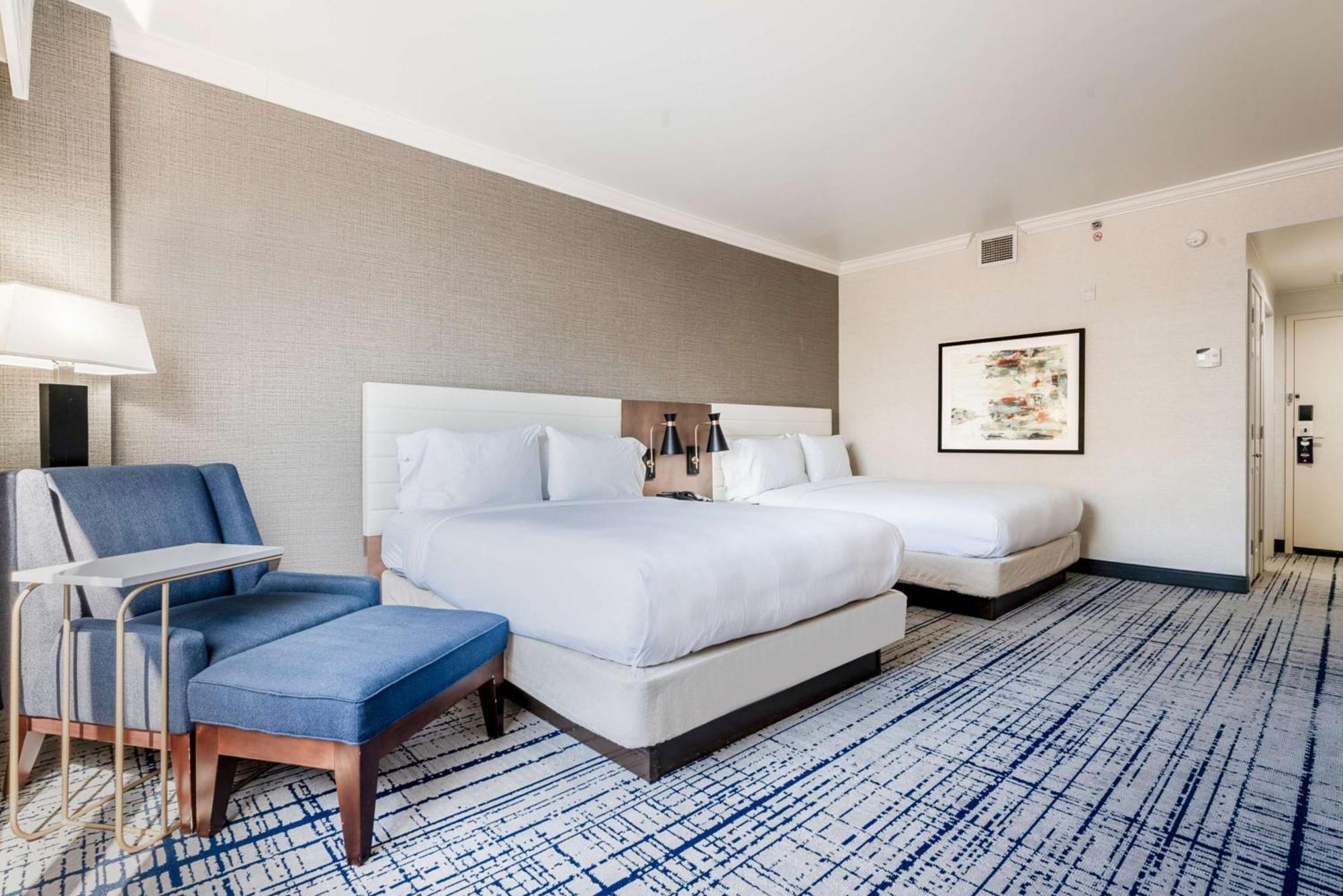 Hotel Hilton Charlotte Executive Park Extérieur photo