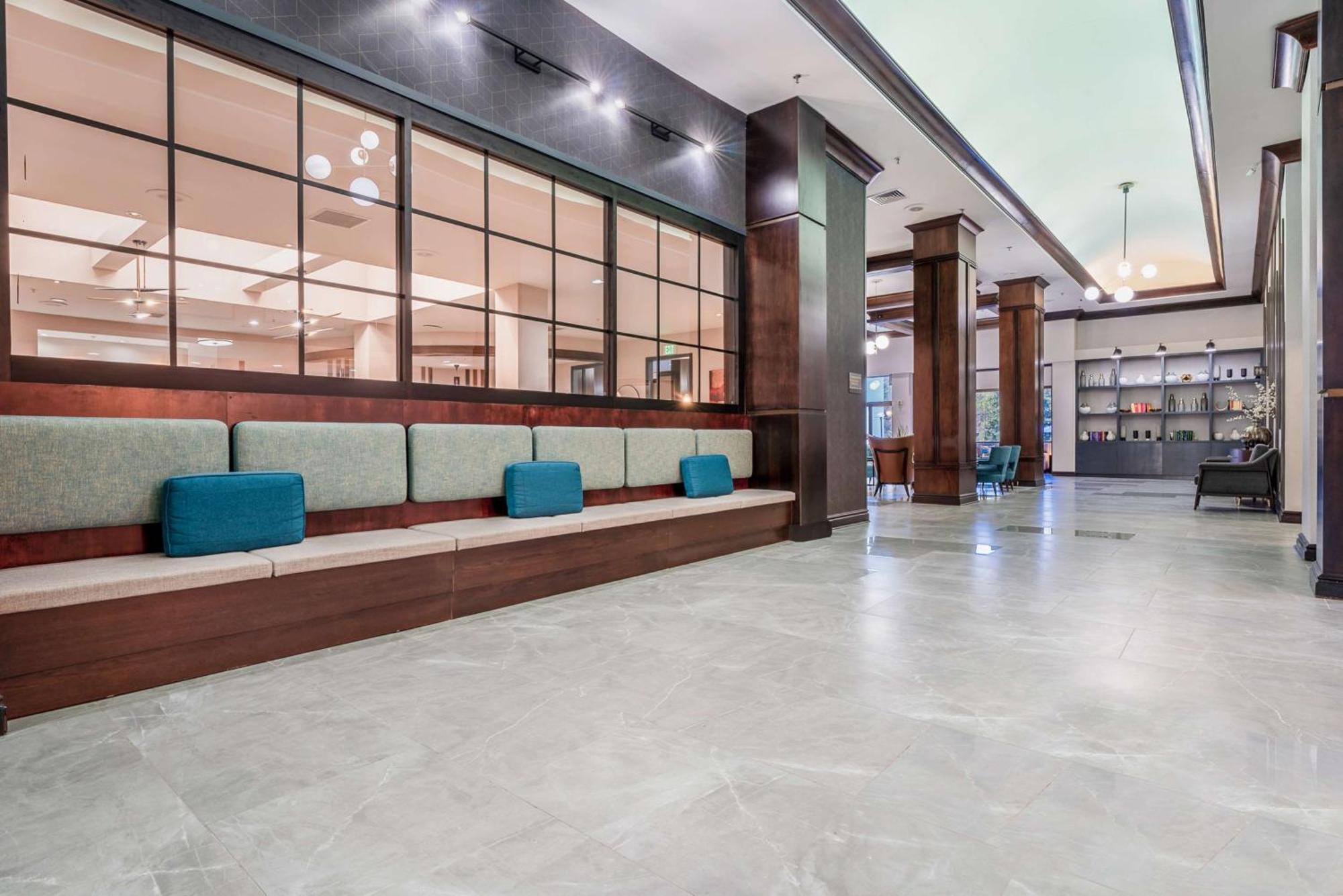 Hotel Hilton Charlotte Executive Park Extérieur photo