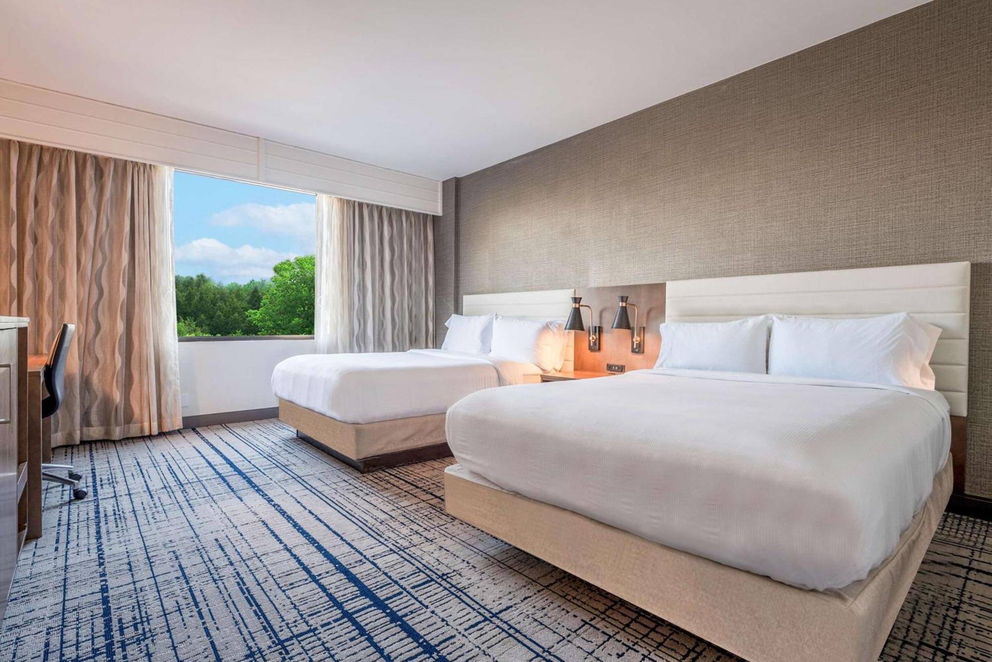 Hotel Hilton Charlotte Executive Park Extérieur photo