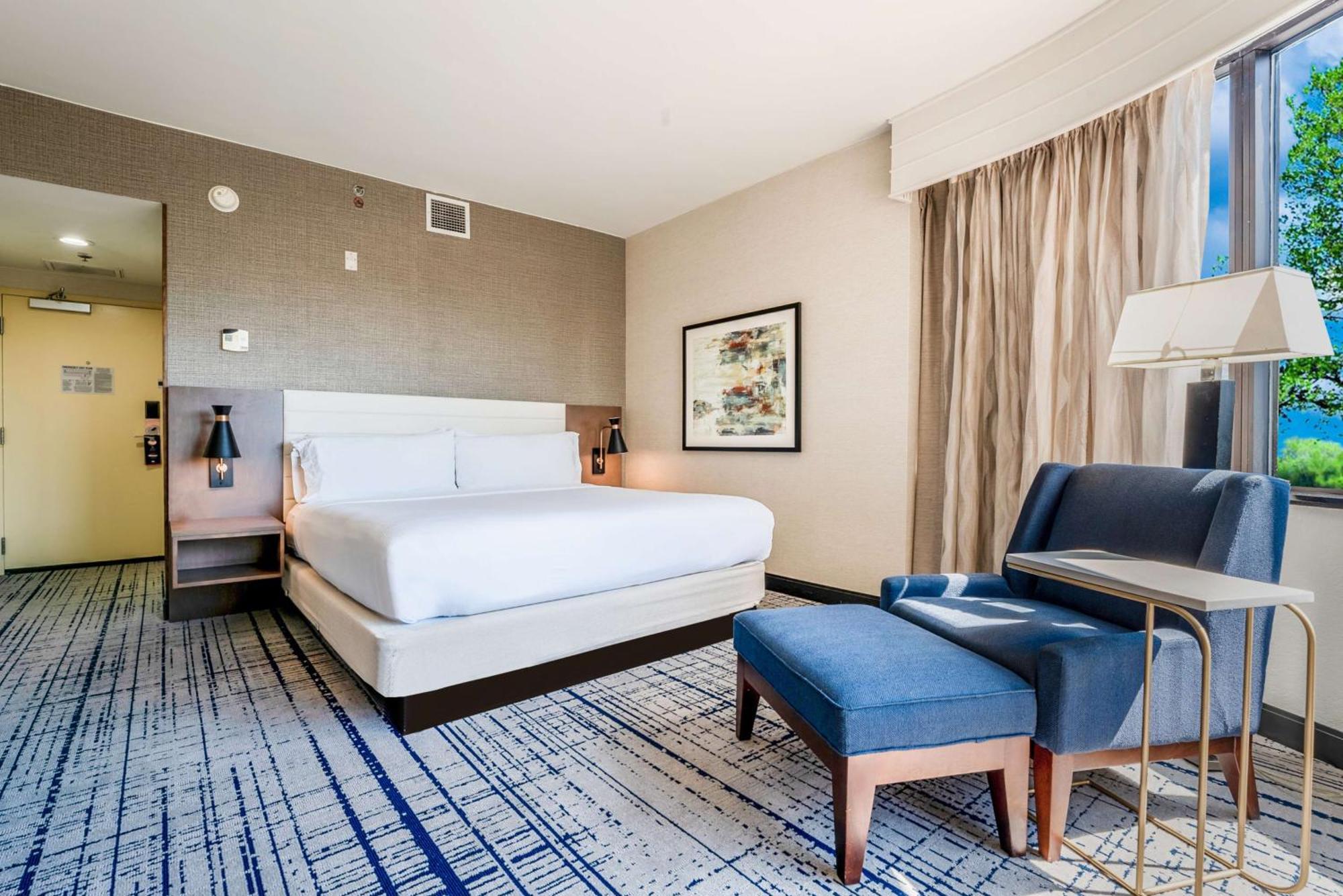 Hotel Hilton Charlotte Executive Park Extérieur photo