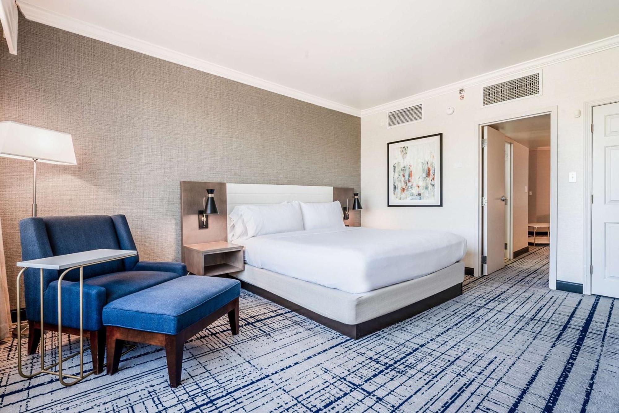 Hotel Hilton Charlotte Executive Park Extérieur photo
