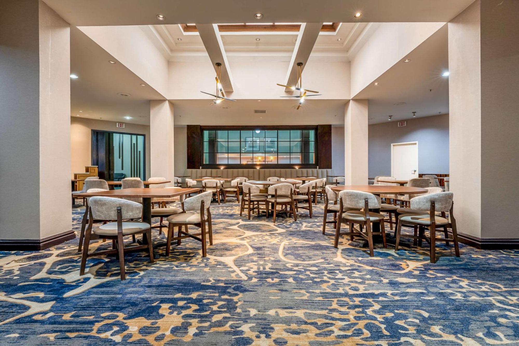 Hotel Hilton Charlotte Executive Park Extérieur photo