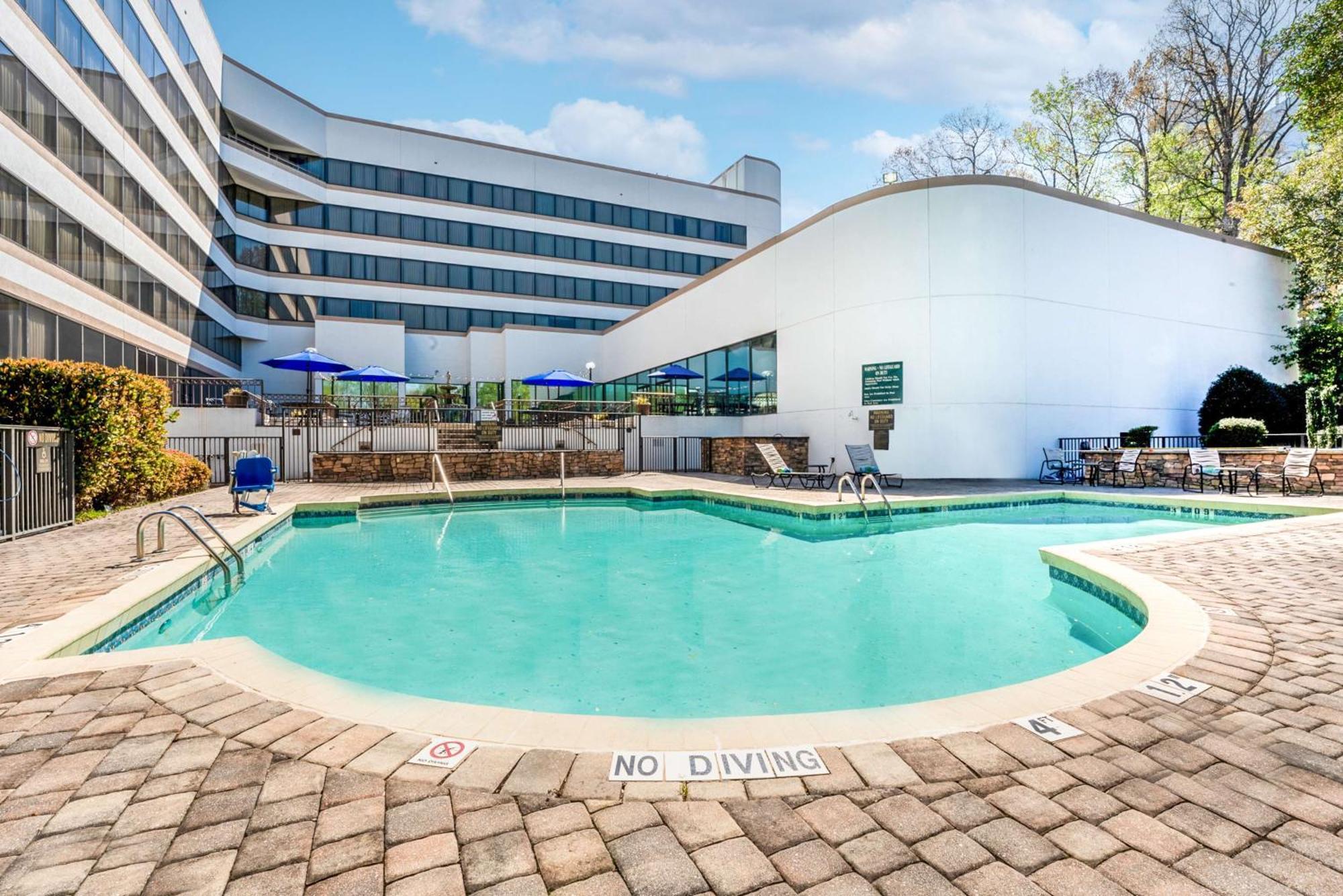 Hotel Hilton Charlotte Executive Park Extérieur photo