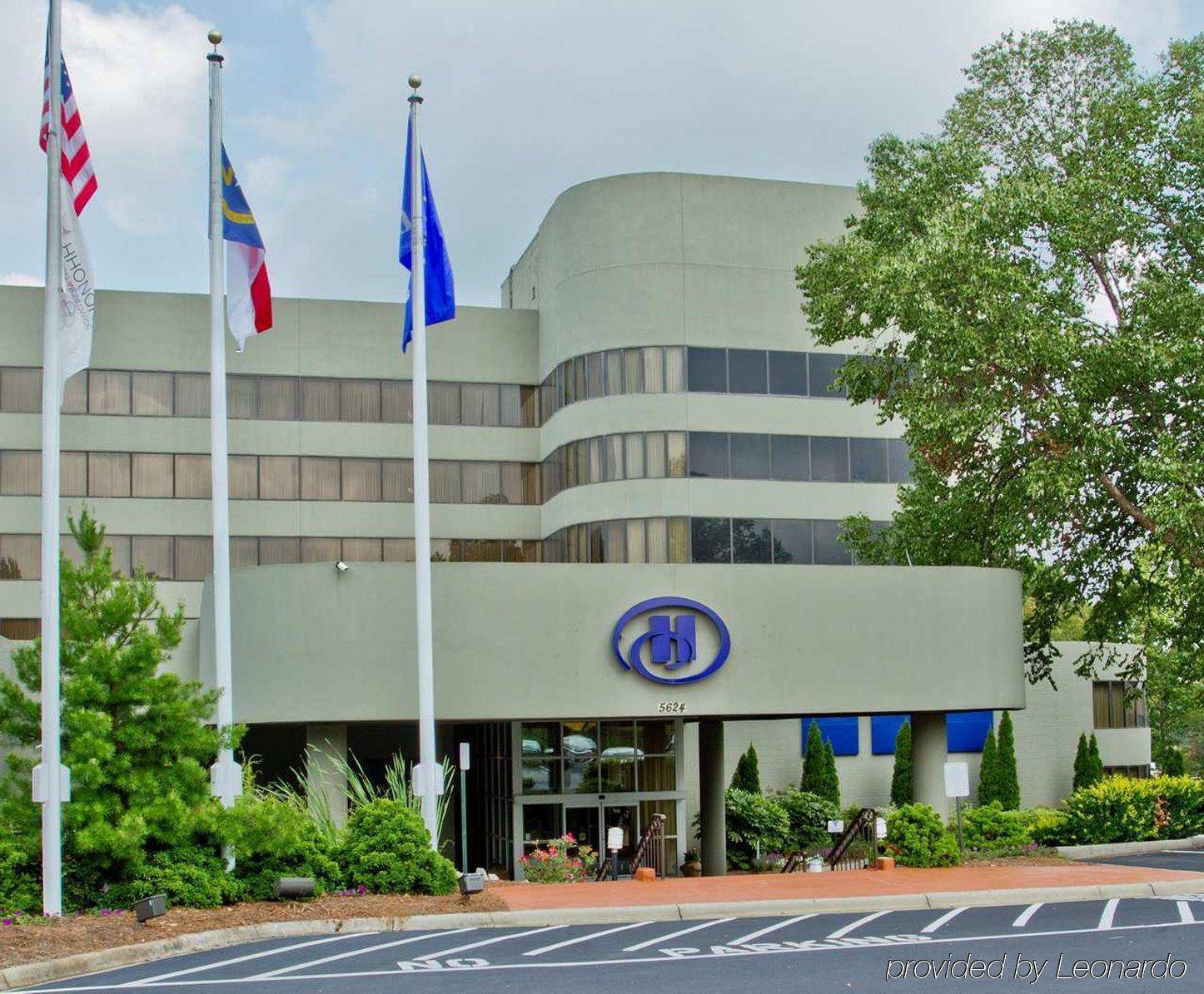 Hotel Hilton Charlotte Executive Park Extérieur photo