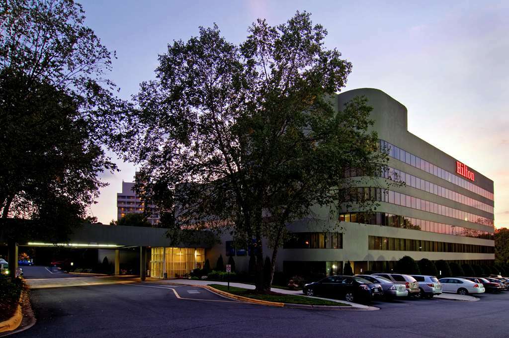 Hotel Hilton Charlotte Executive Park Extérieur photo